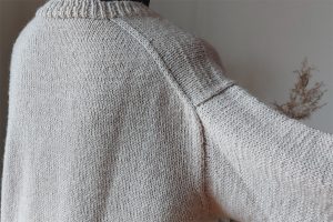 European Shoulders stil pletenja pulovera